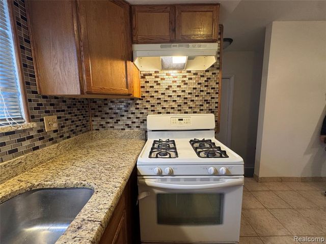 35055 Eden Park Drive, Sterling Heights, MI 48312