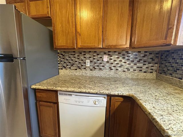 35055 Eden Park Drive, Sterling Heights, MI 48312