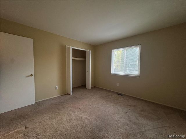 35055 Eden Park Drive, Sterling Heights, MI 48312