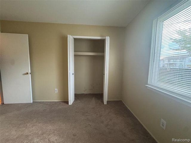 35055 Eden Park Drive, Sterling Heights, MI 48312