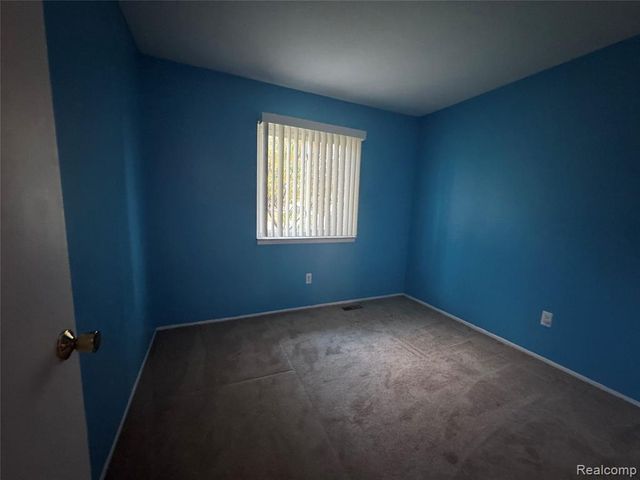 35055 Eden Park Drive, Sterling Heights, MI 48312