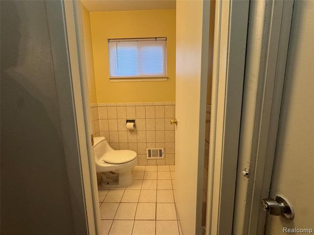 35055 Eden Park Drive, Sterling Heights, MI 48312