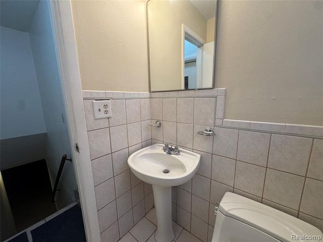 35055 Eden Park Drive, Sterling Heights, MI 48312