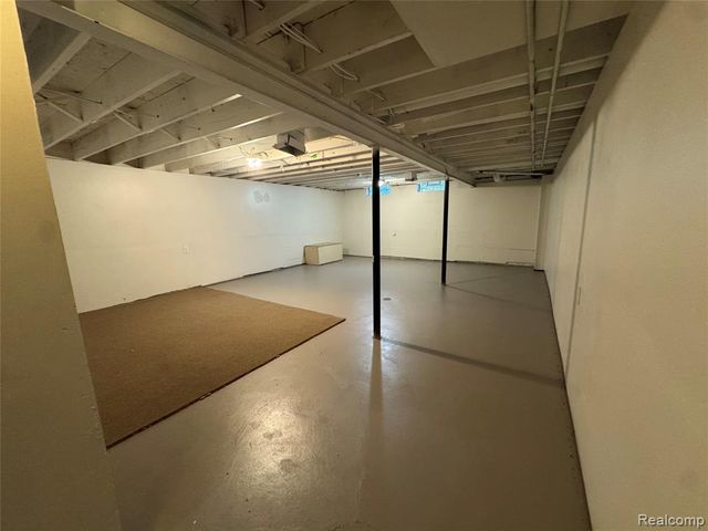 35055 Eden Park Drive, Sterling Heights, MI 48312