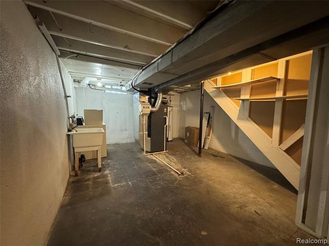 35055 Eden Park Drive, Sterling Heights, MI 48312