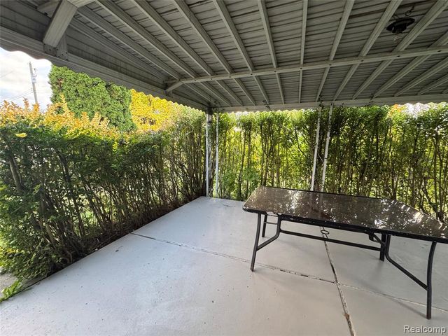 35055 Eden Park Drive, Sterling Heights, MI 48312