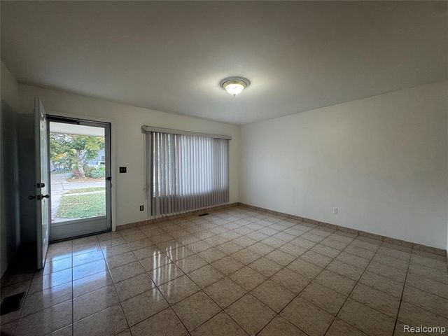 35055 Eden Park Drive, Sterling Heights, MI 48312