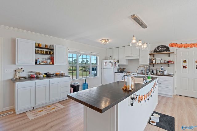 7048 County Road 1763, Arab, AL 35016