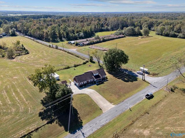 7048 County Road 1763, Arab, AL 35016