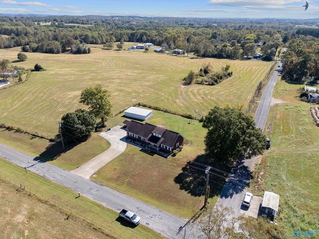 7048 County Road 1763, Arab, AL 35016