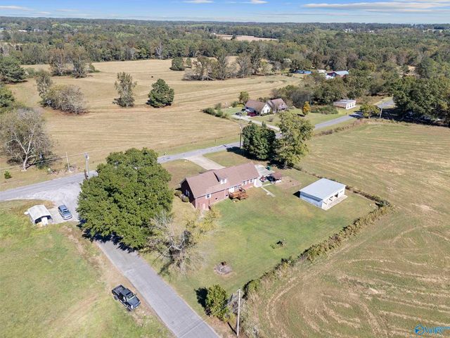 7048 County Road 1763, Arab, AL 35016