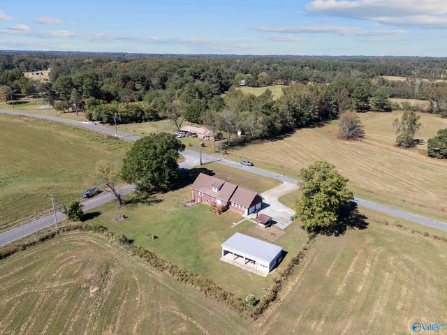 7048 County Road 1763, Arab, AL 35016