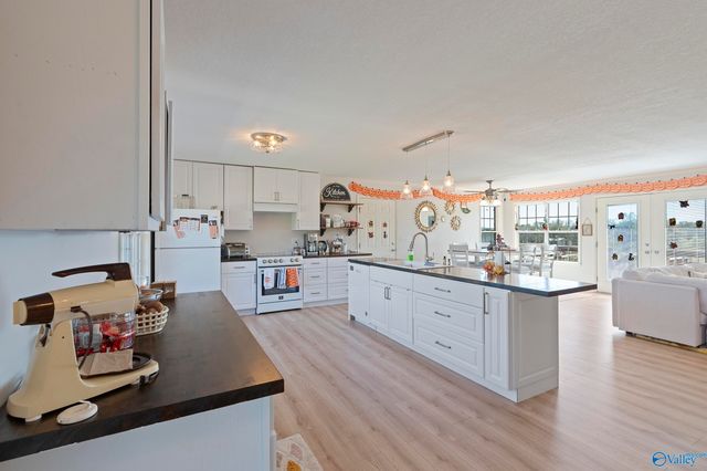 7048 County Road 1763, Arab, AL 35016