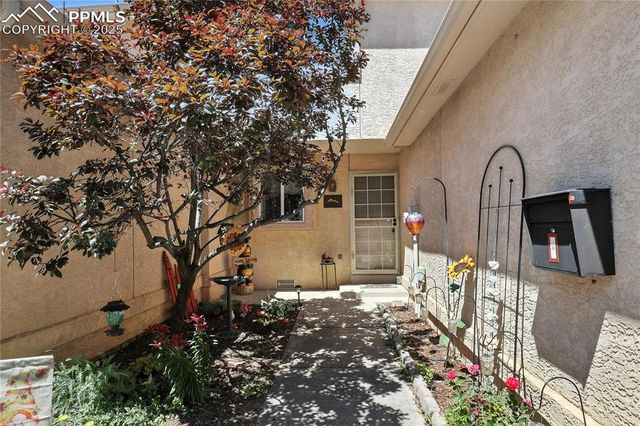 164 Creekside Lane, Colorado Springs, CO 80906