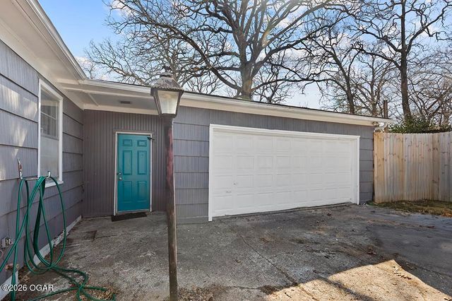 2620 N Miller Avenue, Joplin, MO 64801