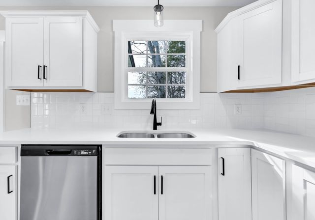 264 Switchgrass Dr, Clarksville, TN 37042