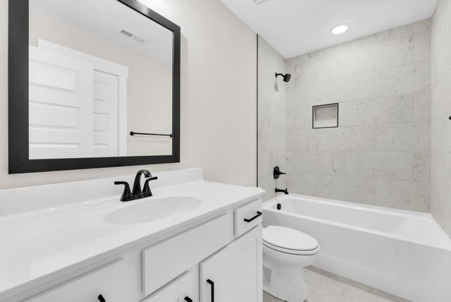 264 Switchgrass Dr, Clarksville, TN 37042