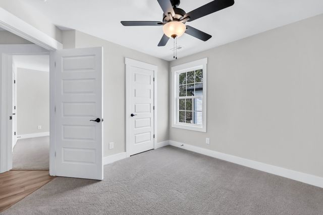 264 Switchgrass Dr, Clarksville, TN 37042