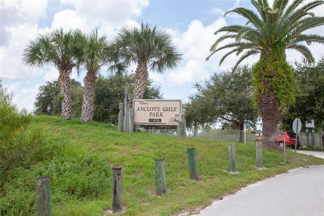 2815 WOOD POINTE DRIVE, Holiday, FL 34691