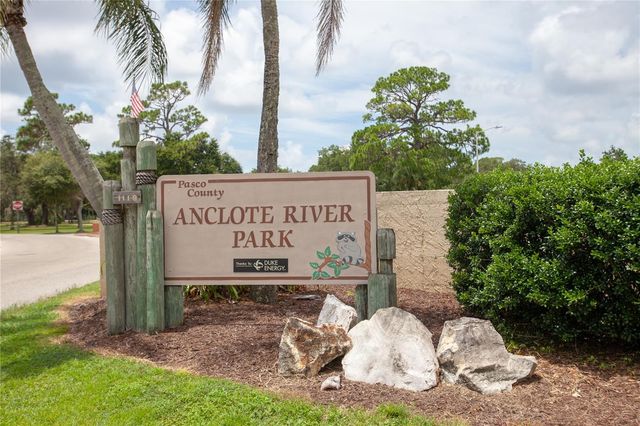 2815 WOOD POINTE DRIVE, Holiday, FL 34691