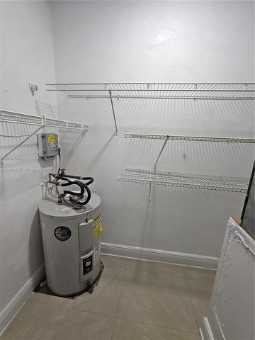 700 NE 46th Ct 2, Oakland Park, FL 33334