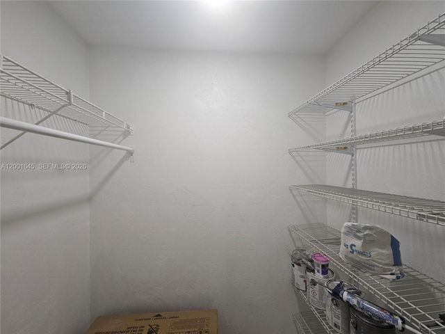 700 NE 46th Ct 2, Oakland Park, FL 33334