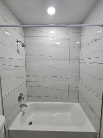 700 NE 46th Ct 2, Oakland Park, FL 33334