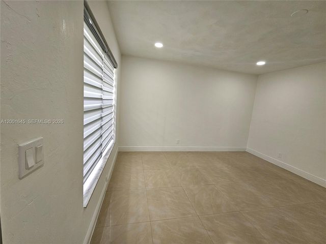 700 NE 46th Ct 2, Oakland Park, FL 33334