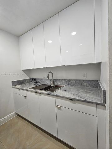 700 NE 46th Ct 2, Oakland Park, FL 33334