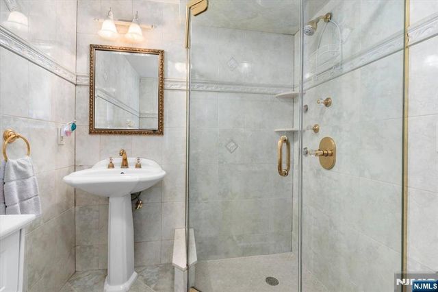 84 Raymond Avenue, Rutherford, NJ 07070
