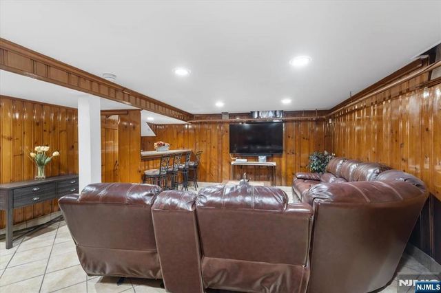 84 Raymond Avenue, Rutherford, NJ 07070