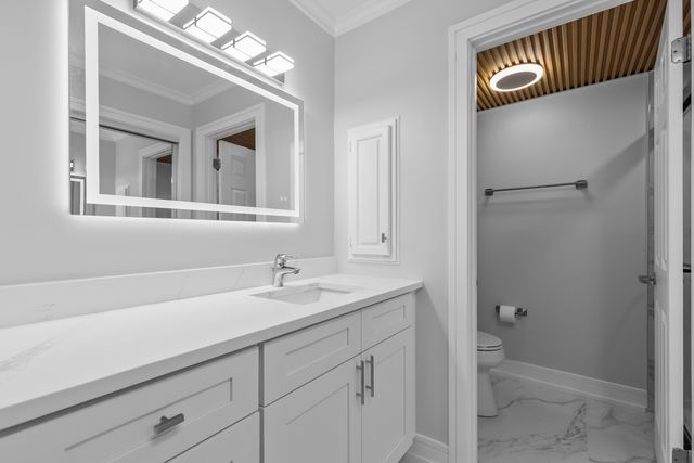 2086 Saint Johns Avenue 306, Highland Park, IL 60035