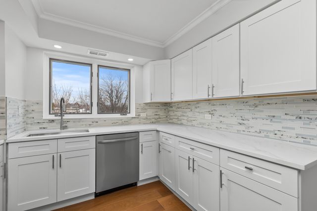 2086 Saint Johns Avenue 306, Highland Park, IL 60035