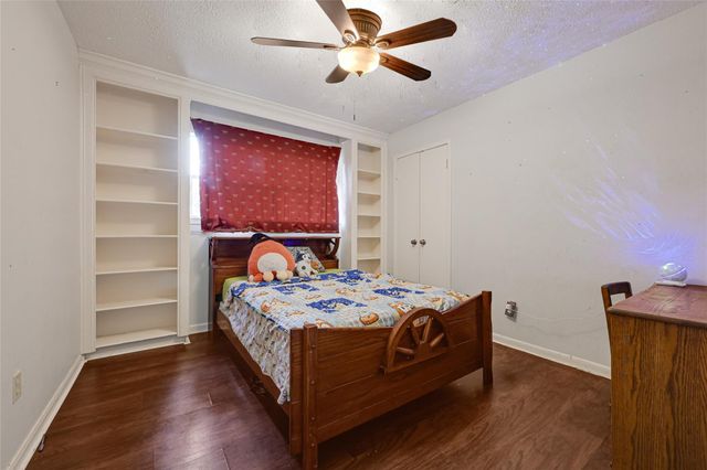 17612 Fairway Oaks Drive, Spring, TX 77379