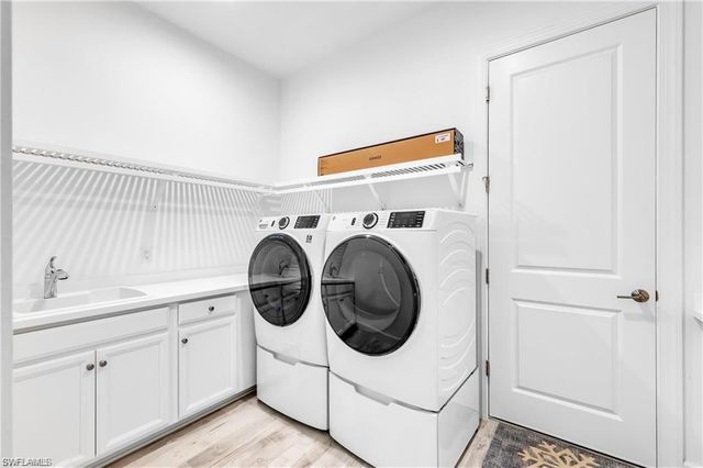 8911 Cappello CT, Naples, FL 34119