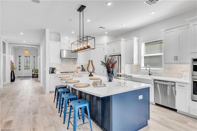 8911 Cappello CT, Naples, FL 34119