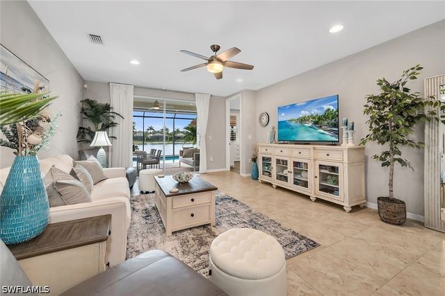 14815 Edgewater CIR, Naples, FL 34114