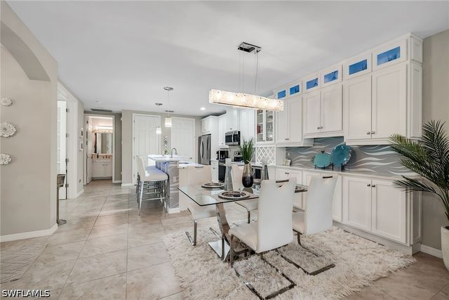 14815 Edgewater CIR, Naples, FL 34114