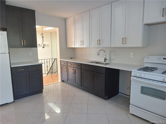 5 Suzie Drive, Spring Valley, NY 10977