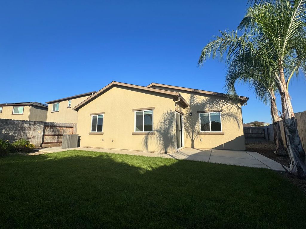 Image 7 of property listing at 4271 Freemark Avenue, Merced, CA 95348