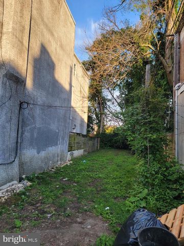 1742 N GRATZ ST, Philadelphia, PA 19121