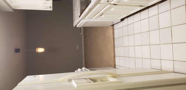 1198 Royal Glen Drive 121-C, Glen Ellyn, IL 60137