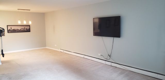 1198 Royal Glen Drive 121-C, Glen Ellyn, IL 60137