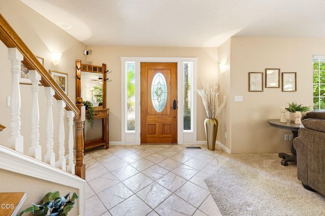 1075 Anglers Place, Shady Cove, OR 97539