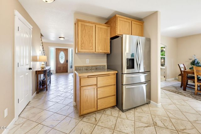 1075 Anglers Place, Shady Cove, OR 97539