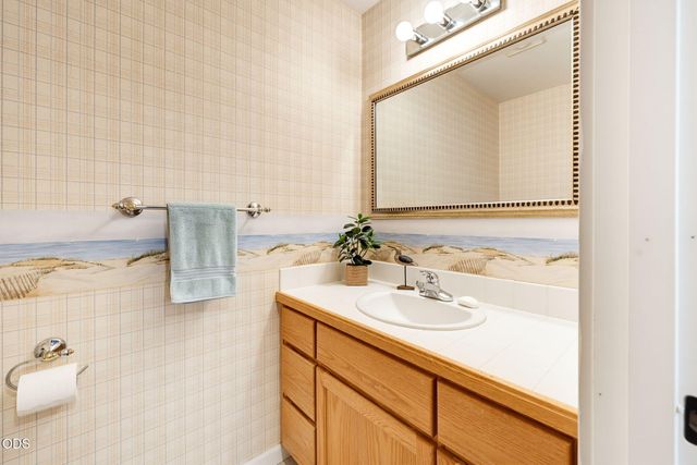 1075 Anglers Place, Shady Cove, OR 97539