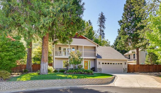 1075 Anglers Place, Shady Cove, OR 97539