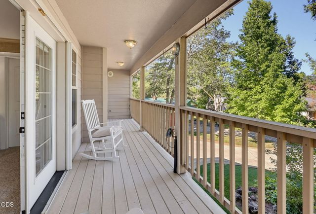 1075 Anglers Place, Shady Cove, OR 97539