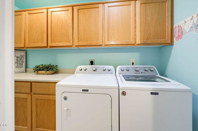 1075 Anglers Place, Shady Cove, OR 97539