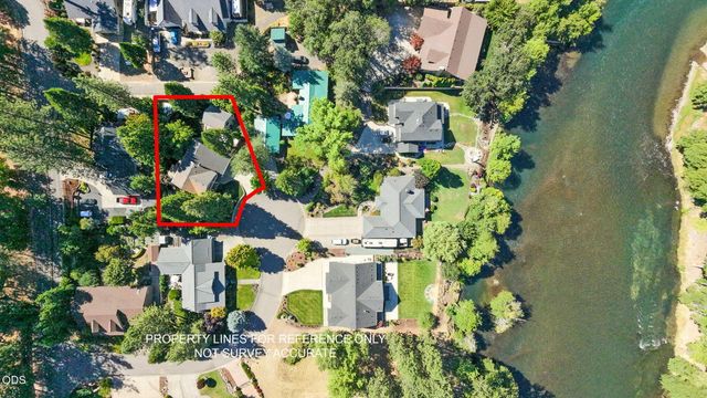 1075 Anglers Place, Shady Cove, OR 97539